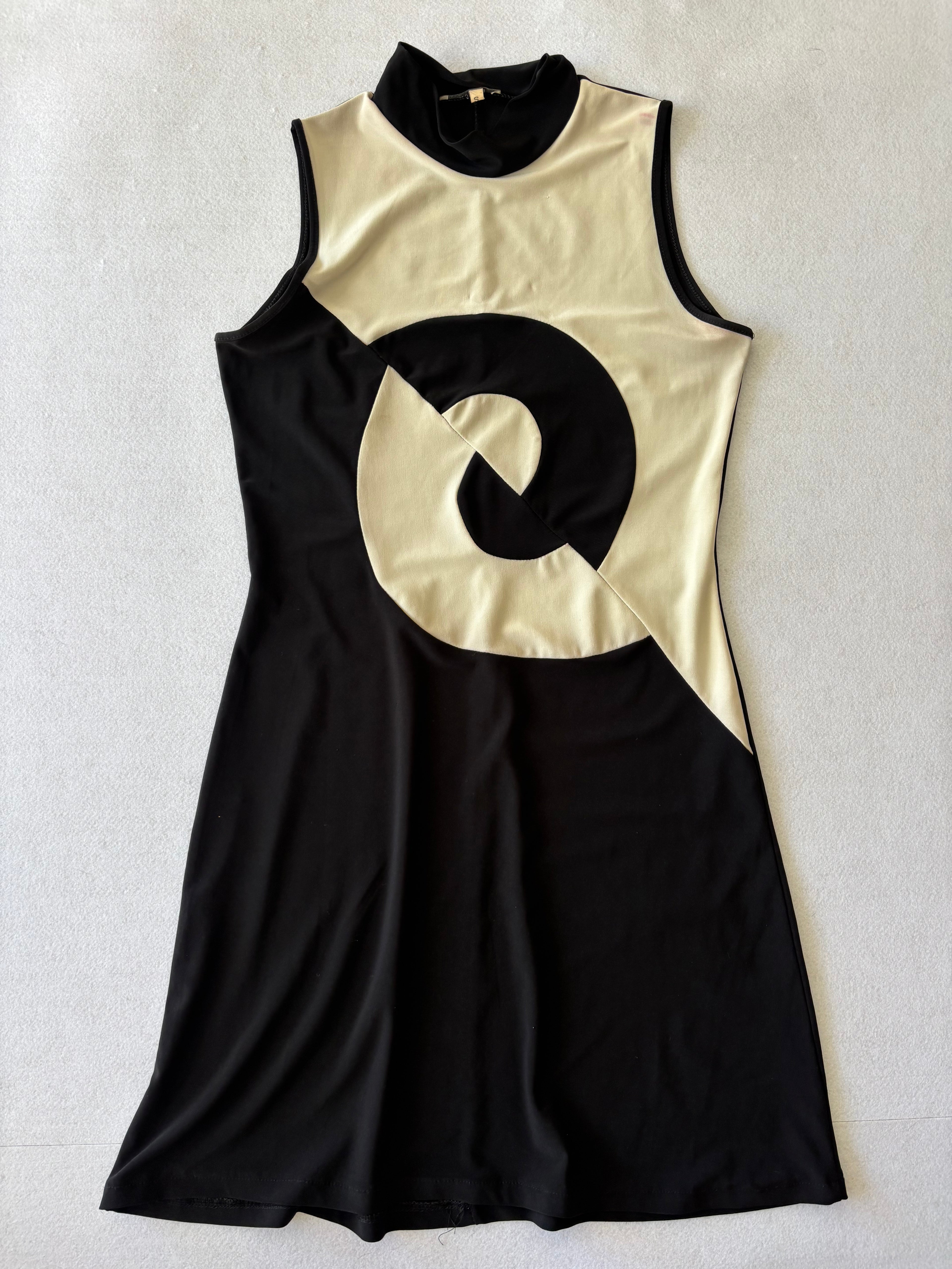 Vintage Monochromatic Geometric Shift Dress High Neck Abstract Spiral Pattern 60s