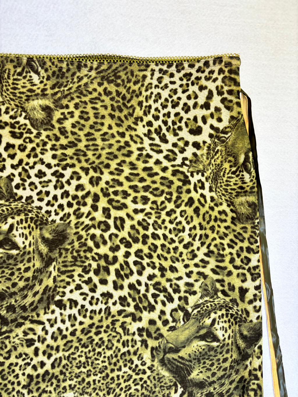 Saia Midi com Estampado de Leopardo Cinzento (S)